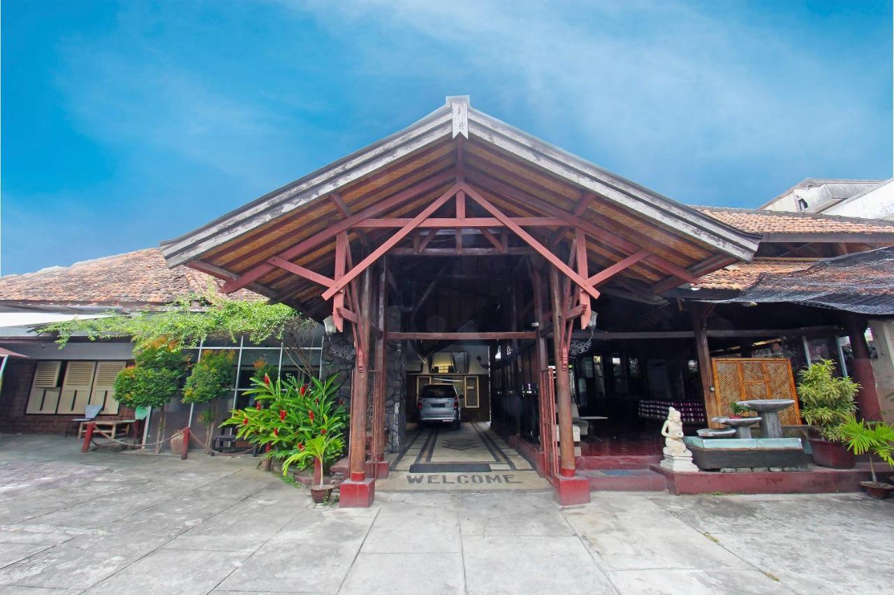OYO 91516 Wisata Hotel Mataram Bagian luar foto