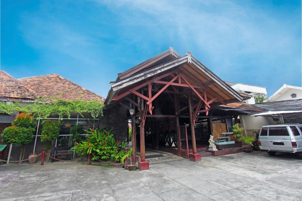 OYO 91516 Wisata Hotel Mataram Bagian luar foto